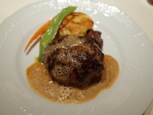 熟成肉のハンバーグステーキ｜カルネヤサノマンズ