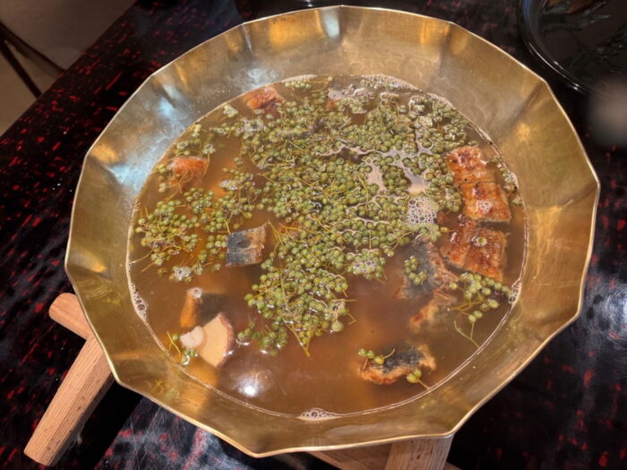 夏の天然鰻を食べ比べ