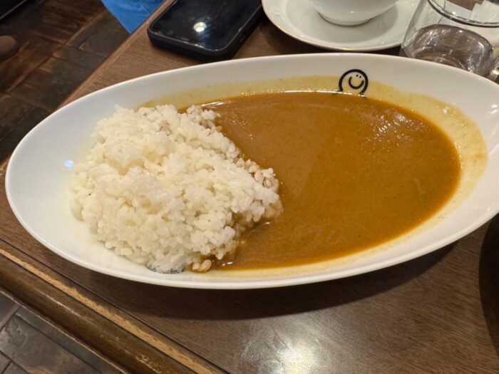 1934年オープンの老舗珈琲店のカレー