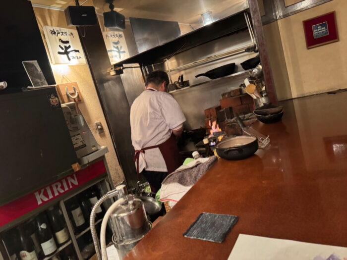 熟練の技で焼き上げるステーキ