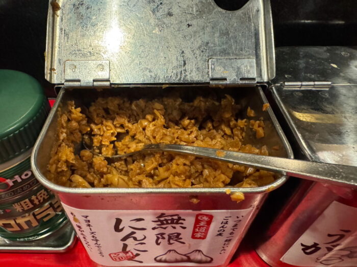 パンチの効いた家系ラーメンと戦う